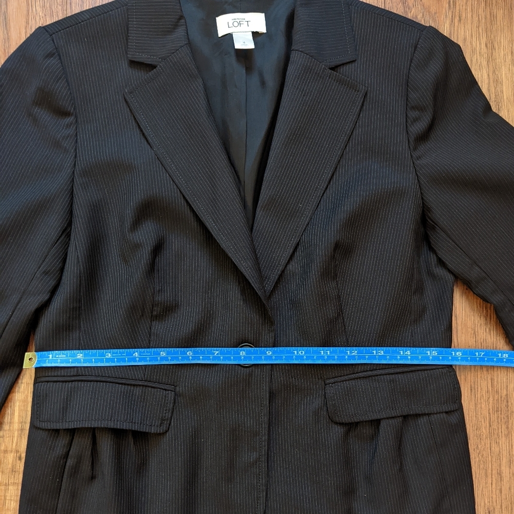 🔥Ann Taylor LOFT Navy Blazer - Picture 10 of 11
